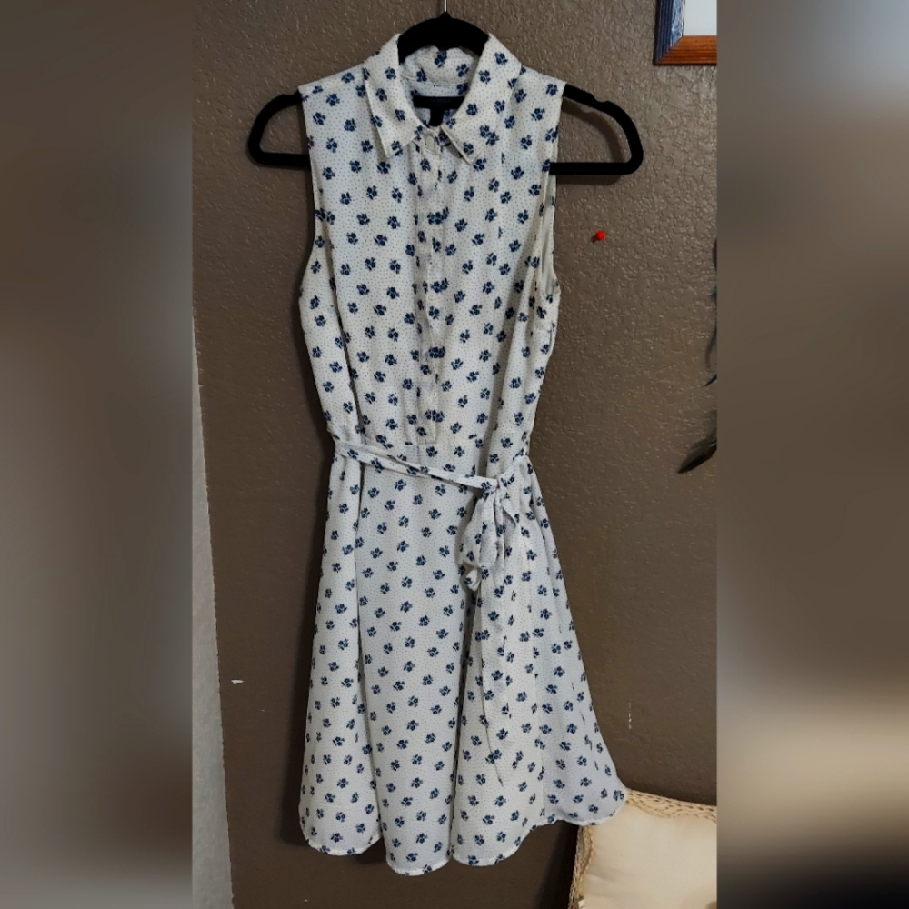 CUTE Banana Republic White Sleeveless Collared Dress, Women's size 4